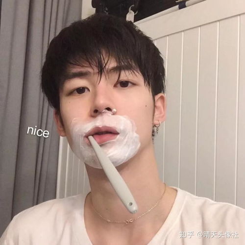  超级好看的男生头像