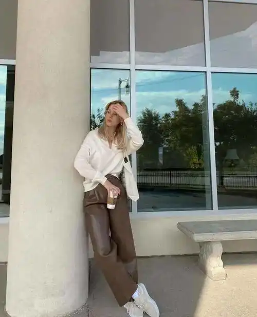  秋冬毛衣就买这4个经典色,减龄显白,关键是不容易过时