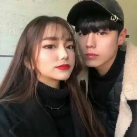 青春情侣头像一男一女,两个人的合照非常的不错的