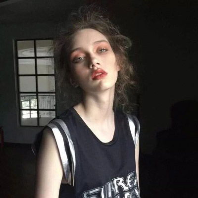  欧美风丧系女头像外国病态失恋女头像