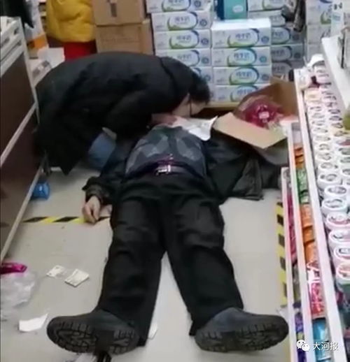  疫情当前,他竟然在超市摘掉口罩接下来的举动获赞无数