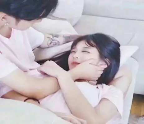  男人要是真爱你,这5个表现藏都藏不住