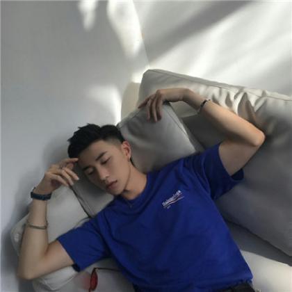 真人男生头像帅气冷酷,长的挺好看特别的有范的