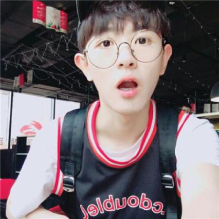  男生帅气的头像真人,颜值很高的帅气男生小清新的