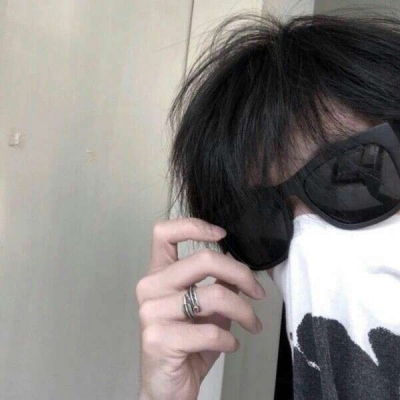 帅气头像男生高级感