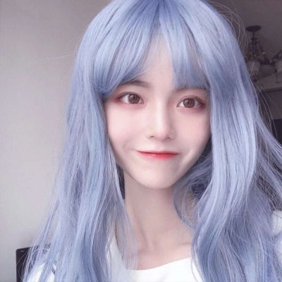  温柔女头真人,短发清纯美女卖萌搞怪的