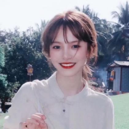  好看的qq女生头像,眼角带笑留下丝丝温暖
