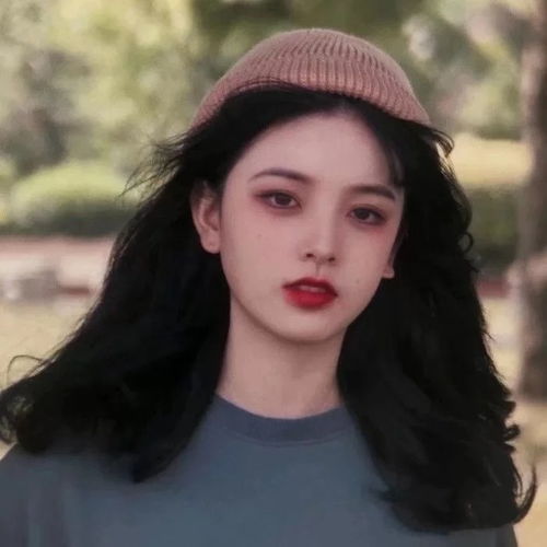 女生头像绝美头像文案短句为你而来呐