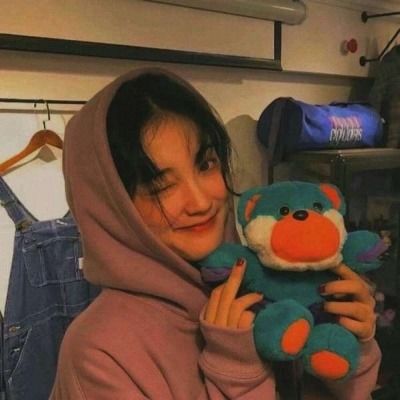 戴帽子女生头像陈思诚