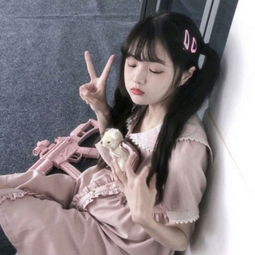  最新可爱女生头像剪刀手卖萌可爱女生真人头像