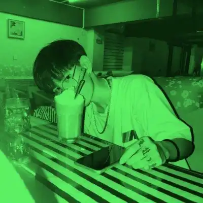  qq头像男生绿色