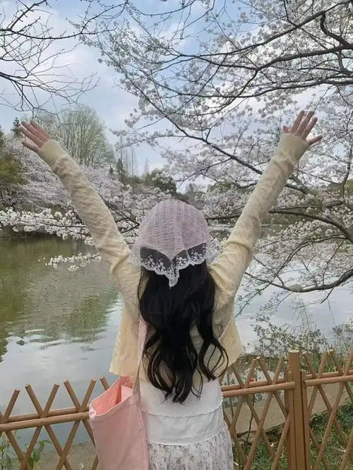  樱花树下怎么拍照好看,有哪些拍照姿势如何避开人群拍照