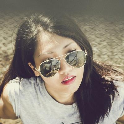  清新脱俗头像图片,欧美清新灵动美少女写真图片