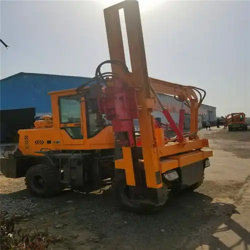  厂家直销护栏打桩机高速公路波形护栏打桩机液压立柱打桩机配套图片