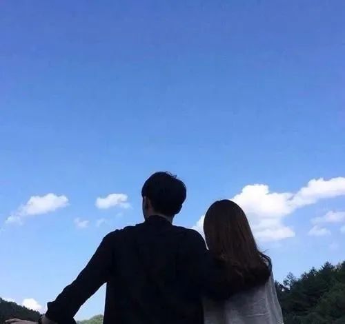  要知道男人看见心上人,才会情不自禁有这些表现