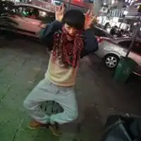  qq头像男头背后的冷枪朋友的伪装是社会的谴责男生