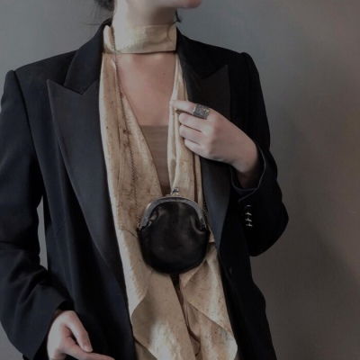  高冷时尚部位女头黑色西服酷女生头像我要个性网