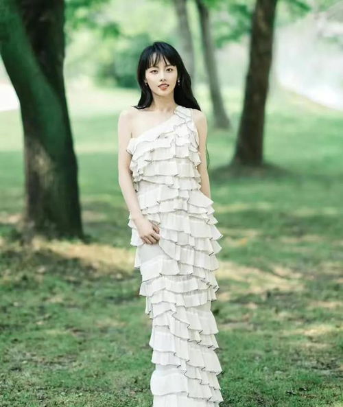  买超出轨女子身份疑曝光21岁北电女学生甜美清纯,评论区已沦陷