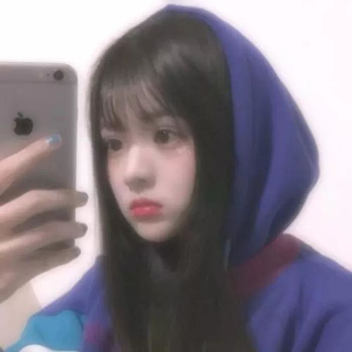 戴帽子女生头像小虎牙