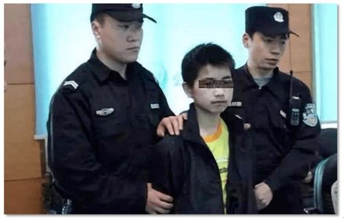  6岁男孩推开女生厕所门,母亲不纠正反而骂哭受害者所有熊孩子的恶,都是大人的恶