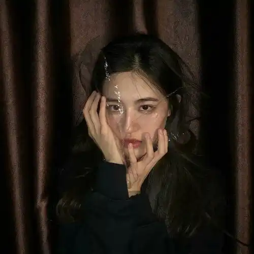  今日份头像世界上没有什么人是可以真正相信的