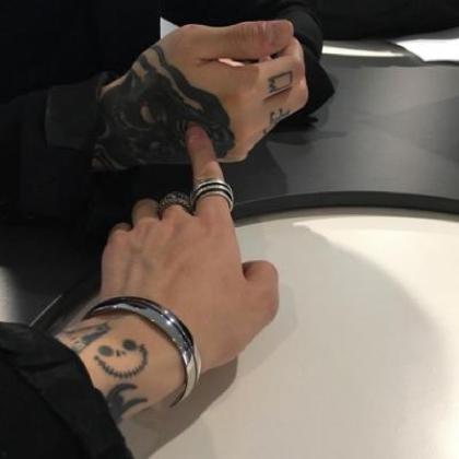  个性的男生微博头像图片,最不擅长的就是装