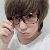  谁能告诉我这个男生叫什么