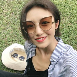  霸气女生头像戴墨镜高清大图2018没兴趣认识你也别打听我
