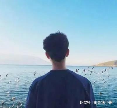  女子发裸照骚扰男房东男子母亲透露背后细节,称儿子高大帅气