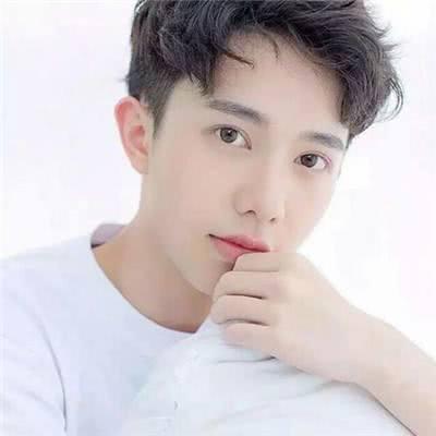  一个男人越是深爱你,就越会有以下4个表现,渣男装不出来
