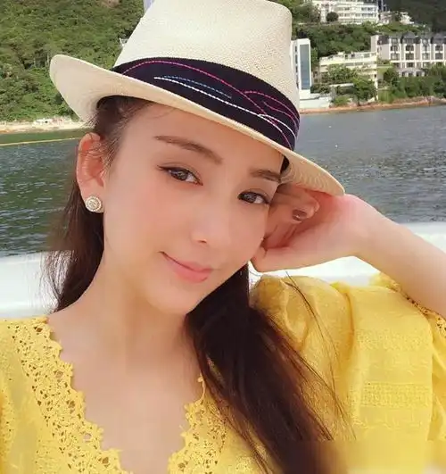  搔首弄姿郭富城小娇妻方媛跳舞遭嘲讽,网友她这是在弄啥哩