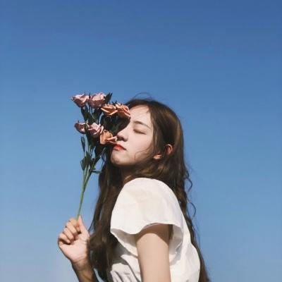  适合qq空间的置顶句子,12条戳心句子,忍不住大哭
