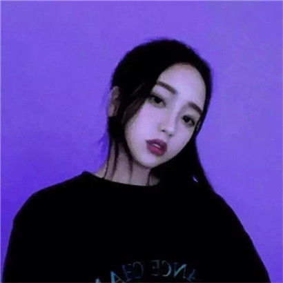  用笑掩饰伤的女人,头像霸气超拽女生简短