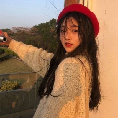  充满青春感的女生头像图片
