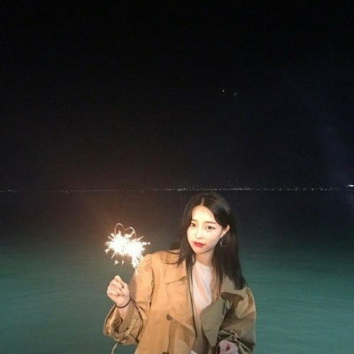  懂事是对一个女孩最残忍的评价