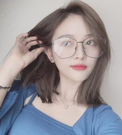 蓝色系女生头像吴宣仪
