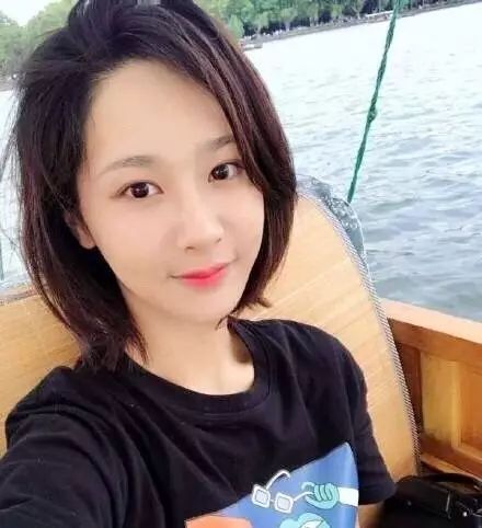  耳上短波头,比锁骨发lob头什么的好看多了