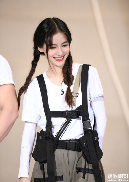  美字当头梳双麻花辫的她们少女感要冲出屏幕啦