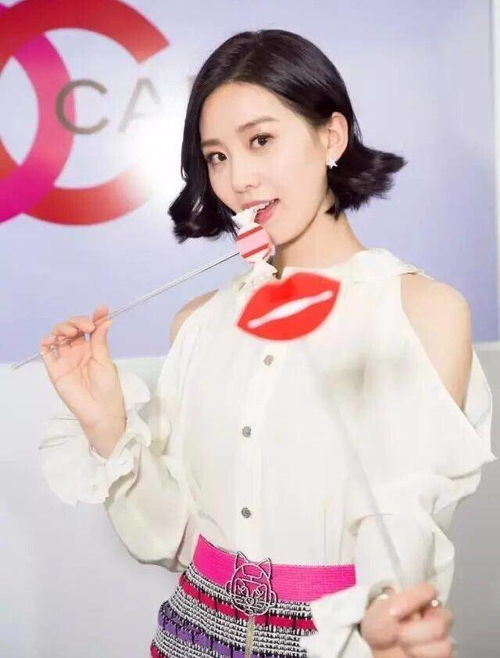  这么穿搭才是露而优雅,4款小清新性感搭配,get时髦girl穿搭
