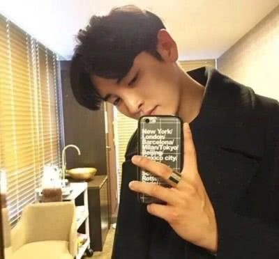  青春期男生低于176cm睡前坚持3习惯,让你躺着长高高
