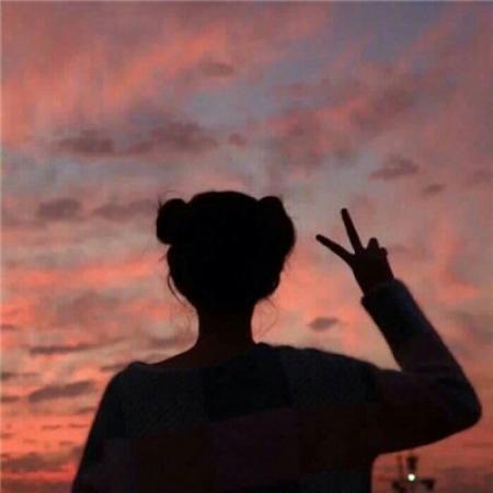  qq头像背影女生,意境有点伤感的