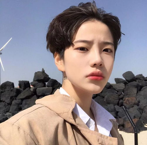  帅女孩手把手