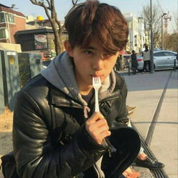  帅到爆时尚男生贴吧头像个性十足感情浮浮沉沉世事颠颠倒倒