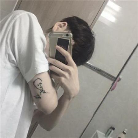 男生头像真人帅气好看,不光长的帅并且非常的品味