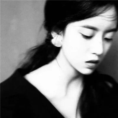 头像图片女生霸气十足黑
