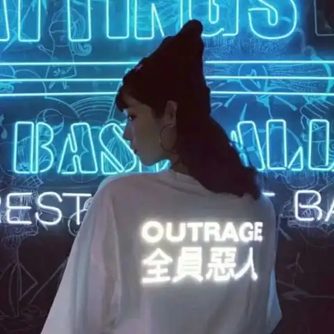  感动代替不了感情念旧也回不到曾经