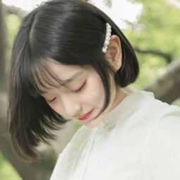  qq头像女生可爱小萝莉把你偷偷放在了心里