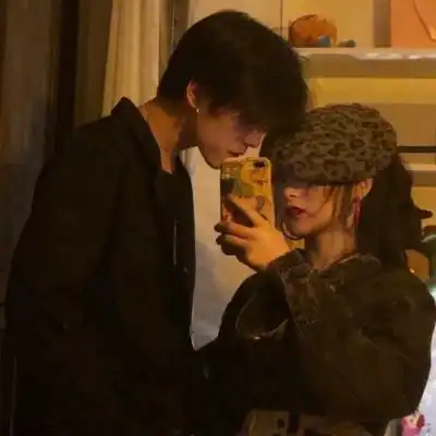  在我荒瘠的土地上,你是最后的玫瑰真人情头
