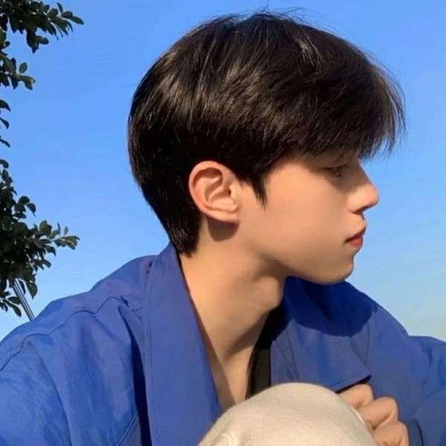  男生头像冷酷帅气