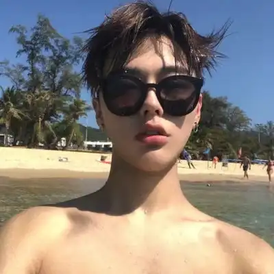  霸气高冷到爆的头像男不合你的口味就换一波吧